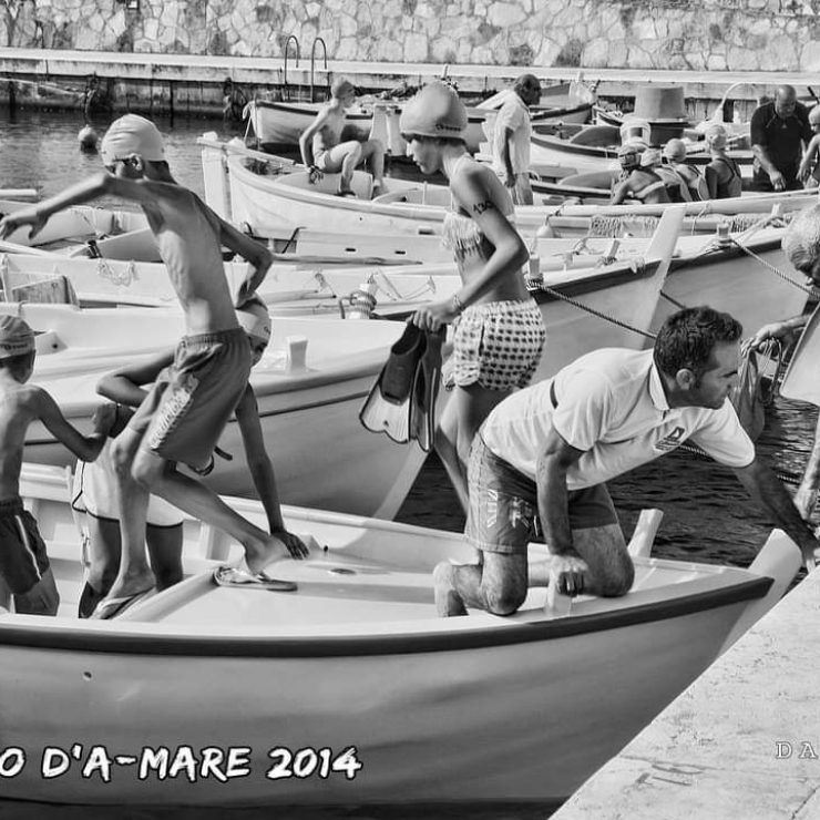 Escursione in barca, con i tipici gozzi nel Porto di Tricase